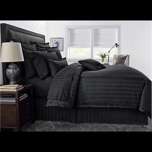 Official PLAYBOY Queen Comforter Set Black 🐰